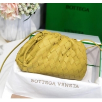 Crafted Bottega Veneta The Mini Pouch Clutch Bag in Large-Woven Lambskin BV0919 Yellow 2020