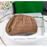 Unique Style Bottega Veneta The Mini Pouch Clutch Bag in Large-Woven Lambskin BV0919 Brown 2020