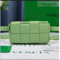 Promotional Bottega Veneta The Belt Cassette Bag in Maxi-Woven Lambskin BV2114 Light Green 2021