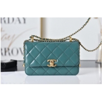Luxurious Chanel Flap Lambskin mini Shoulder Bag AS2615 green