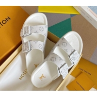 Sophisticated Louis Vuitton LV Trainer Flat Slide Sandals in White Monogram Canvas 0228104