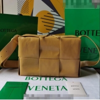 Hot Sell Cheap Bottega Veneta Arco Camera Bag Bag in Maxi-Intrecciato 731165 Butter Yellow 2023