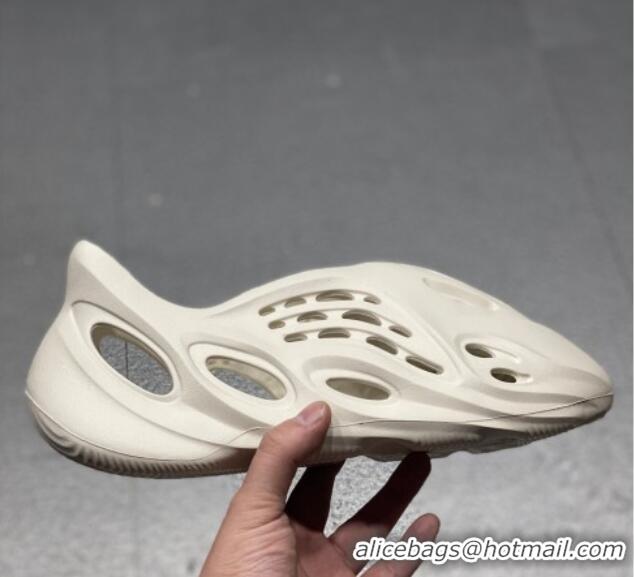 Purchase adidas Yeezy Foam RNNR Rubber Sneakers White 821136