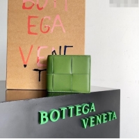 Free Shipping Bottega Veneta Cassette Bi-Fold Wallet in Intreccio Calfskin Leather 649603 Green 2024