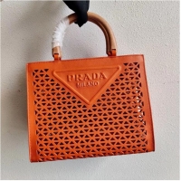 Market Sells Prada l...